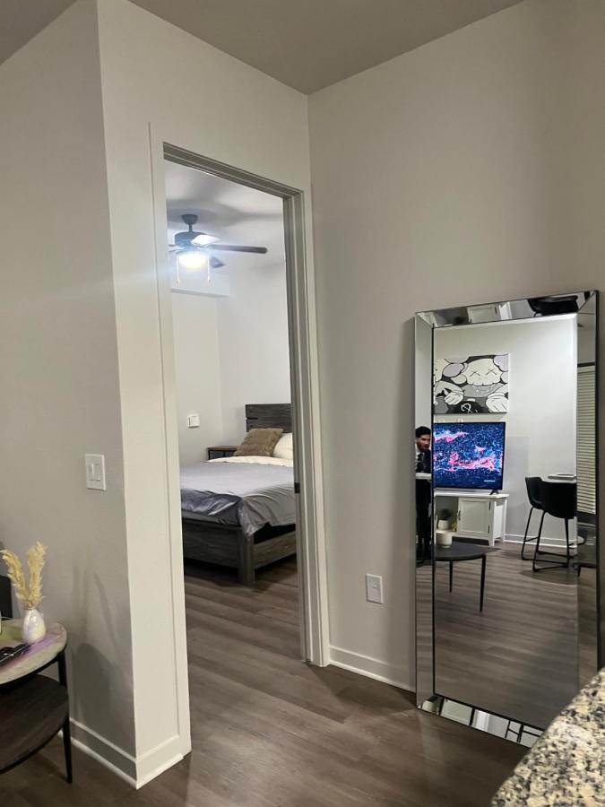 A-class Luxury 2 Bedrooms Apt In Woodland Hills Ca