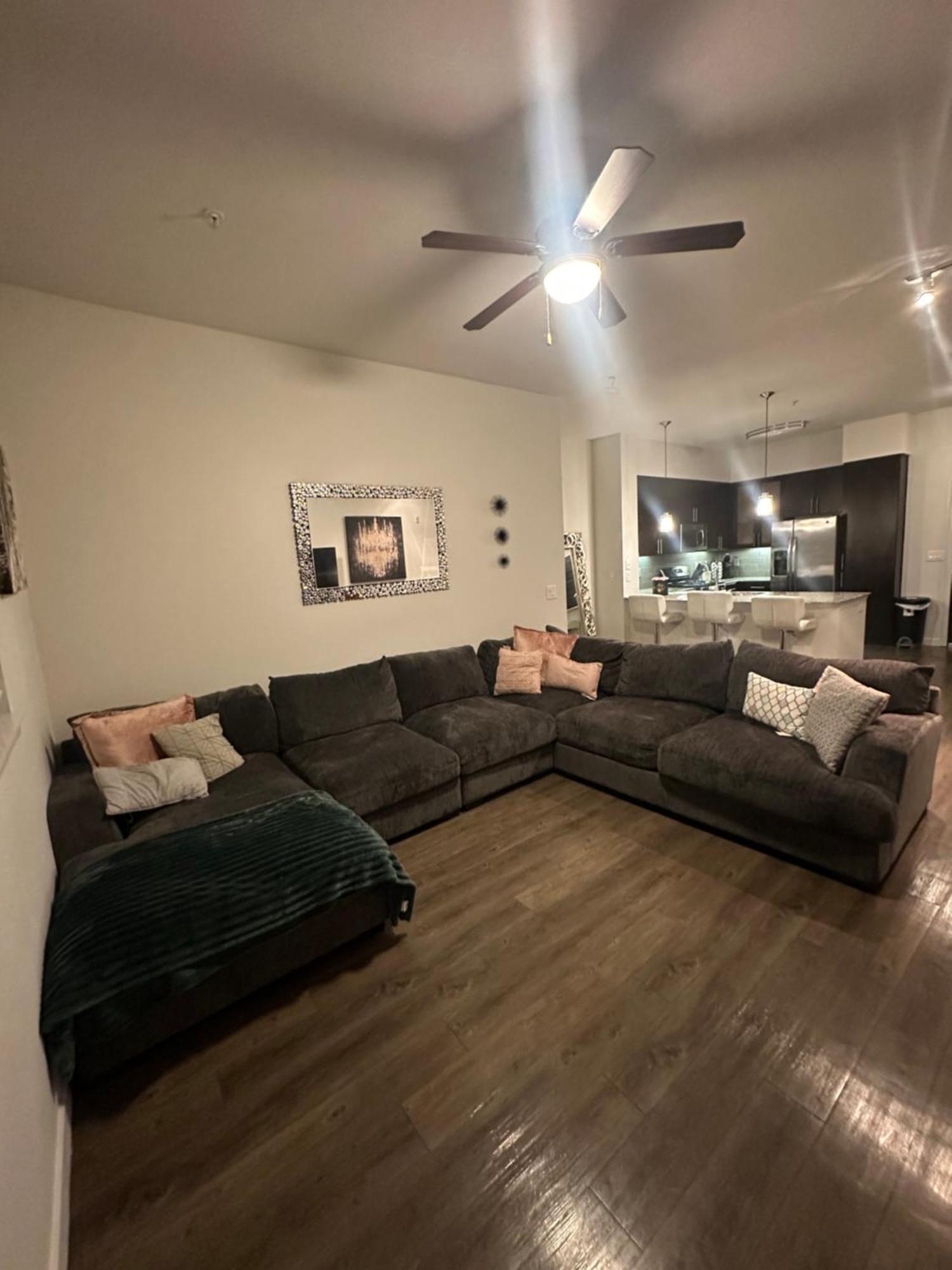 A-class Luxury 2 Bedrooms Apt In Woodland Hills Ca *
