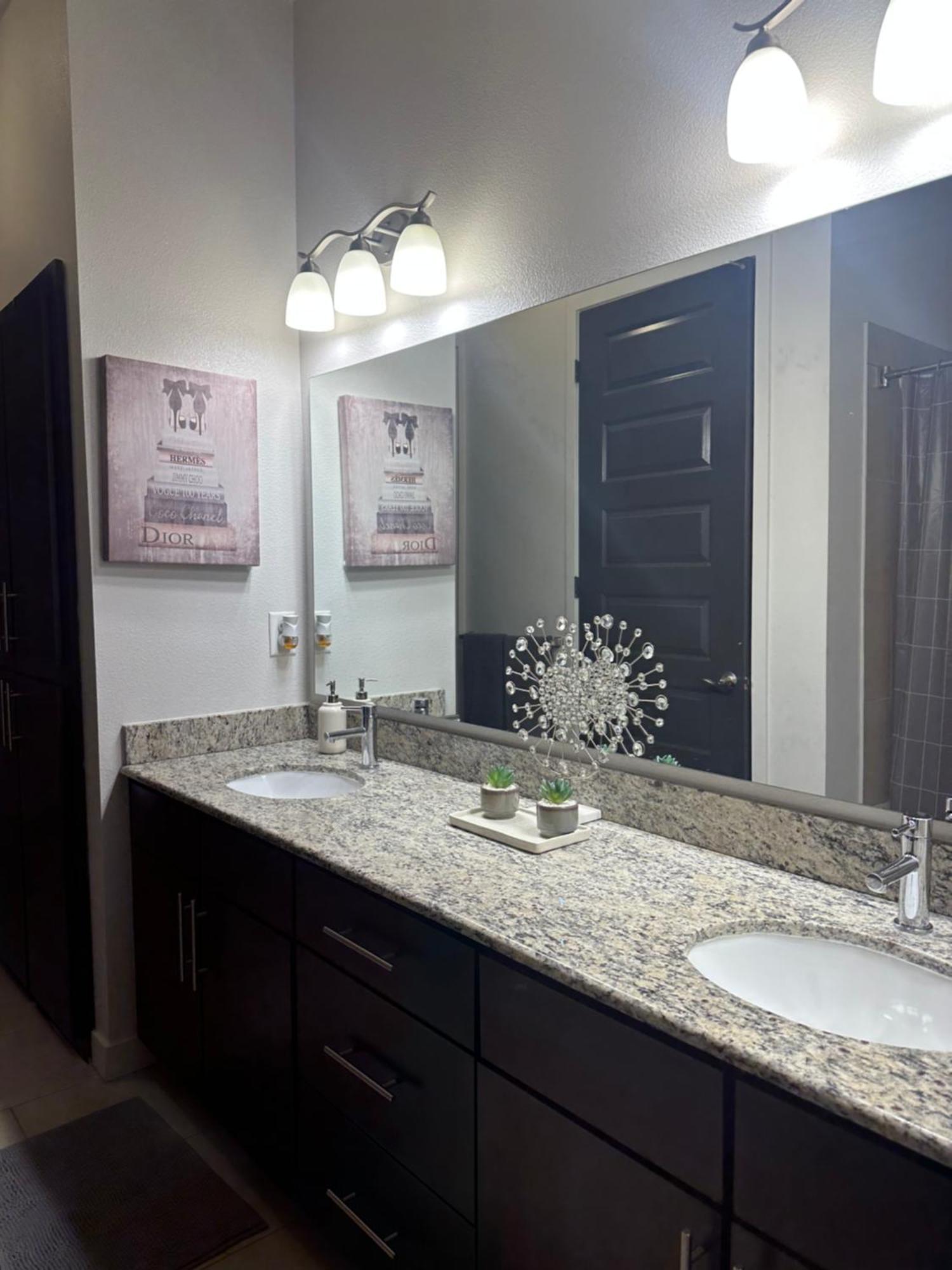 A-class Luxury 2 Bedrooms Apt In Woodland Hills Ca Los Angeles
